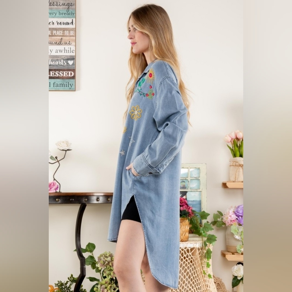 4-0131 *Boutique* Western Boho Embroidered Cactus hippie bus button down top - Picture 4 of 5